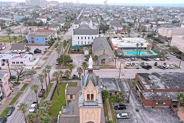 Room 4 Oleander Hotel Downtown Galveston Hotel Near Cruise Terminal & Beach