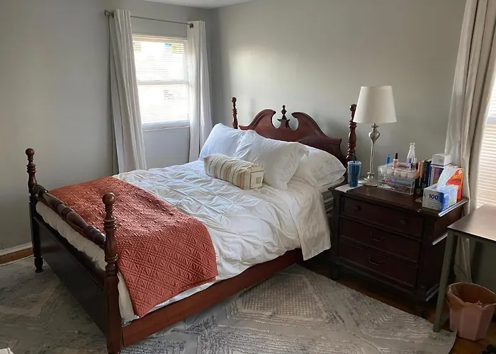 Upgraded, Beautiful 4 Bd Colonial In Silver Spring