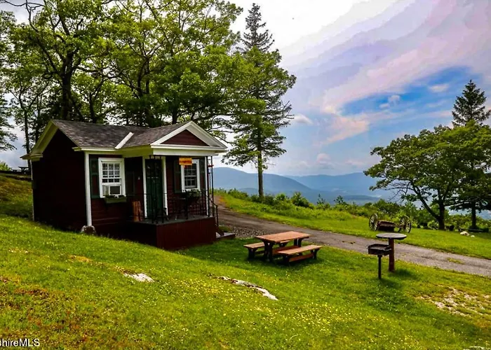 The Lodge @ America'S Switzerland