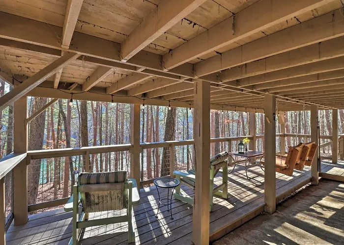 Scenic Greers Ferry Cabin W/ Deck + Fire Pit!