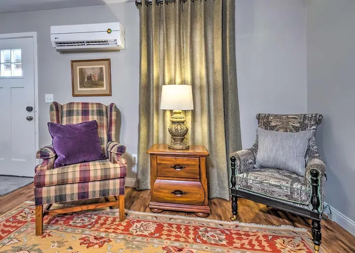 Pet-Friendly Brownsville Retreat W/ Porch!