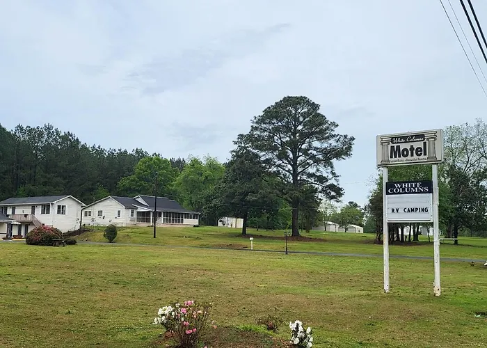 White Columns Motel
