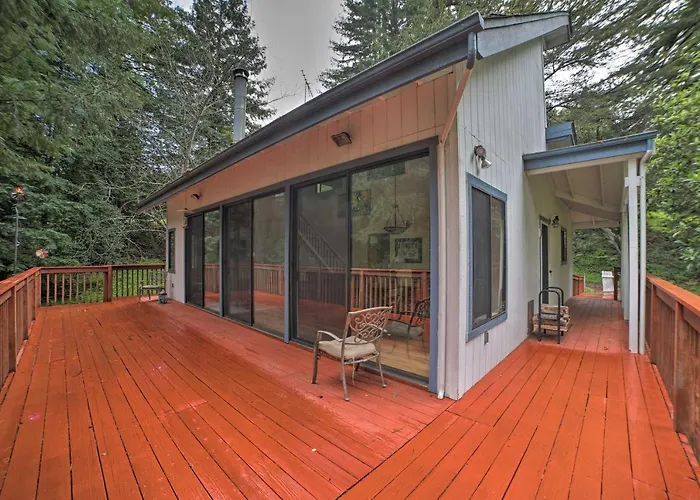 Tree-Lined Los Gatos Home W/ Spacious Deck!