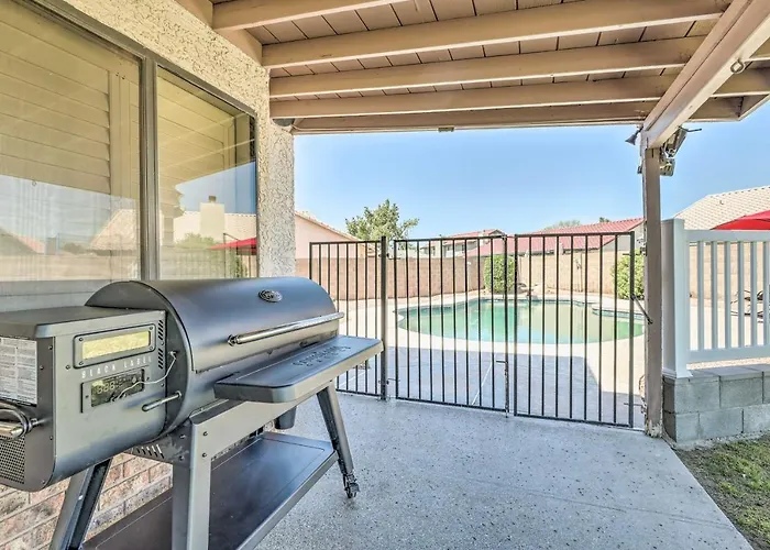 2 Mi To Dtwn Gilbert! Snowbird Escape W/ Pool