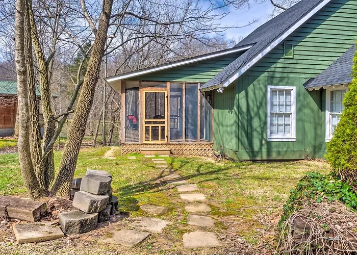 Bright 'Green Gables' Cabin: Hike, Swim & Bbq