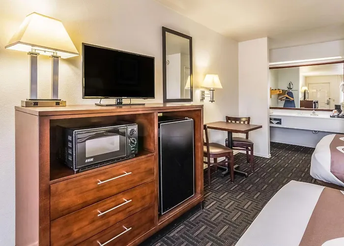 Quality Inn Fresno Near University