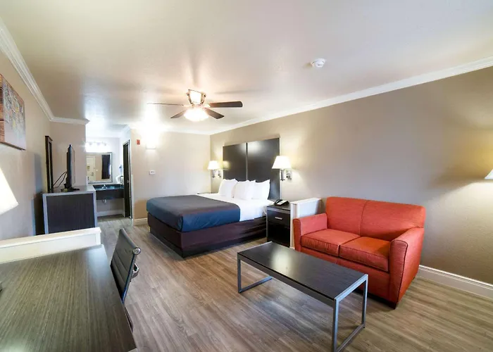 Econo Lodge Inn & Suites Corpus Christi
