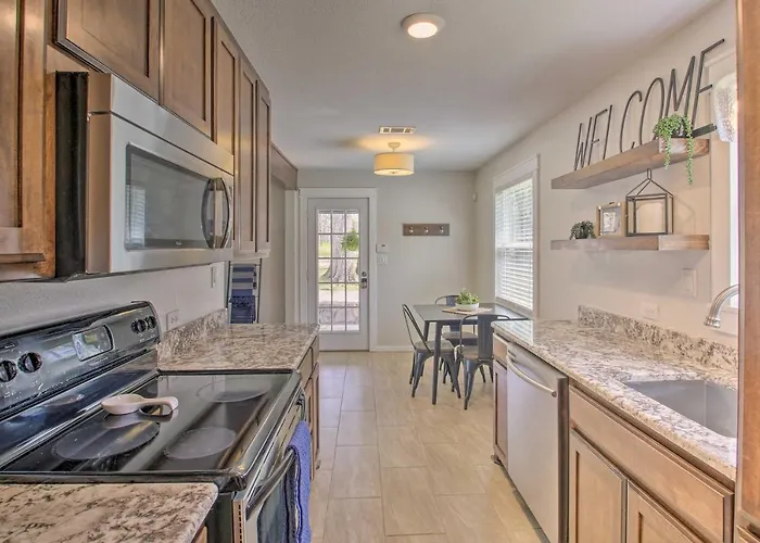 Cozy Hideaway Near Lake Ouachita & Hot Springs!