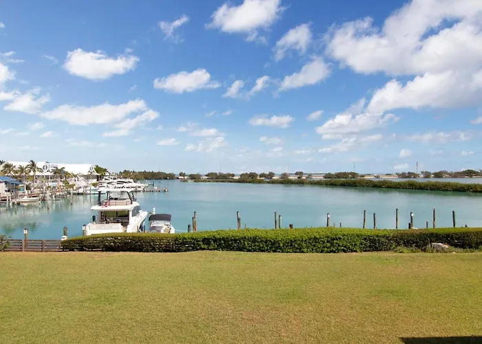 Majestic Marina Villa- 2 Bedroom Village At Hawks Cay