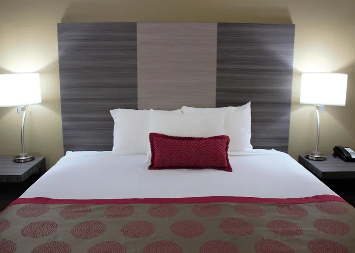 Ramada By Wyndham Wentzville