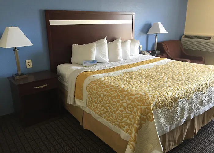 Days Inn By Wyndham New Haven