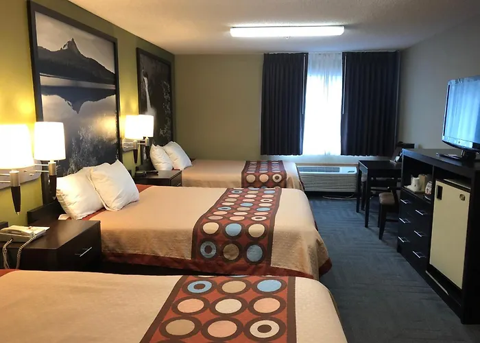 Super 8 By Wyndham Lagrande