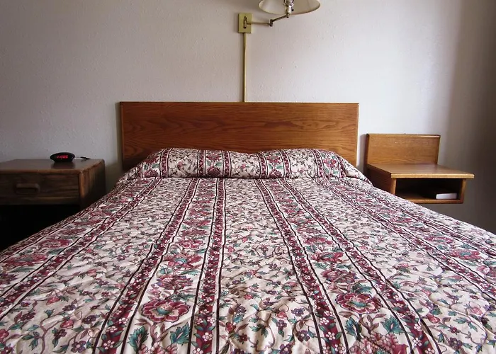 Travelers Lodge