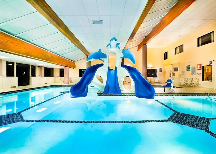 Grand Marquis Waterpark Hotel & Suites