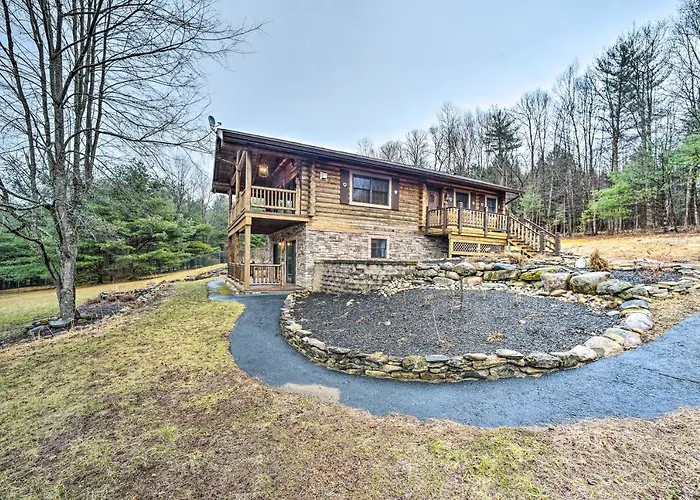 Spacious Cabin W/ Decks Near Saratoga Springs
