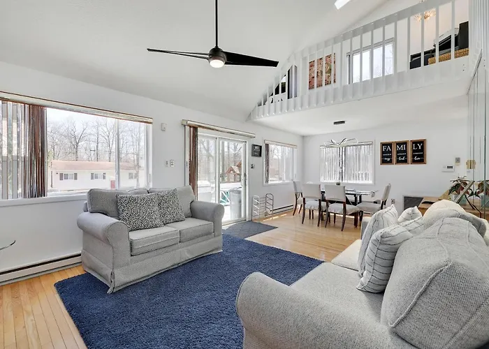 Cozy Poconos Mountain House With 3 Bedrooms