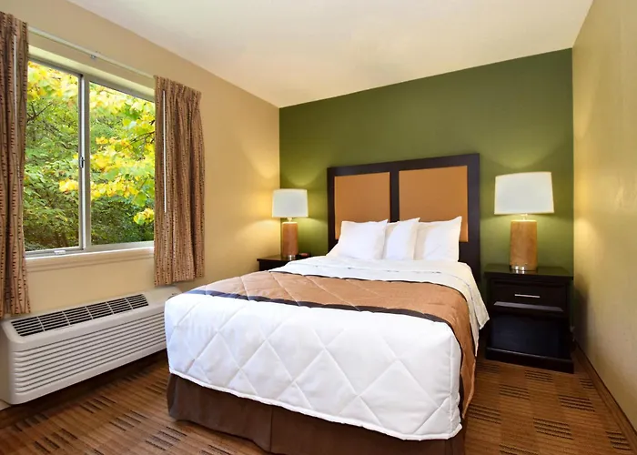 Extended Stay America Select Suites - Detroit - Warren