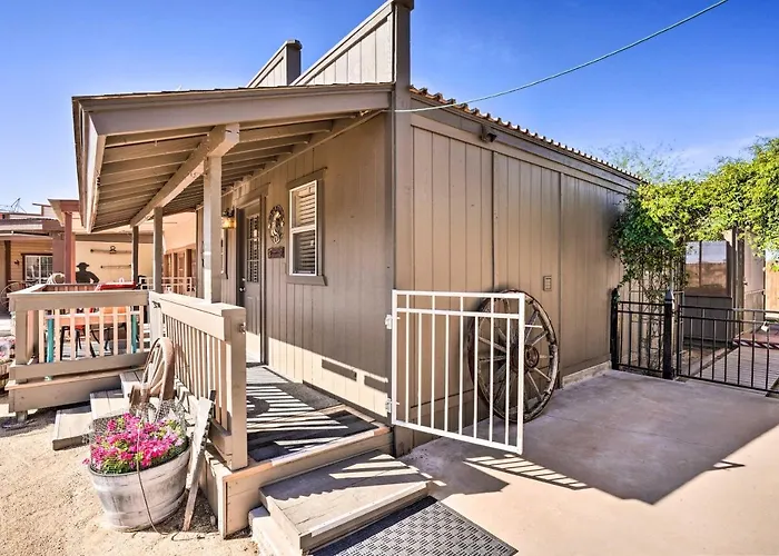 Western-Style Family Home: 15 Mi To Lake Pleasant
