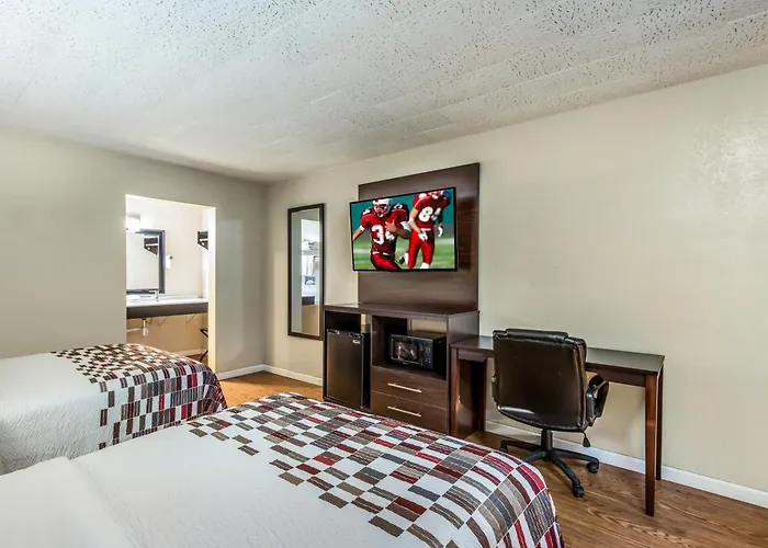 Red Roof Inn & Suites Wapakoneta