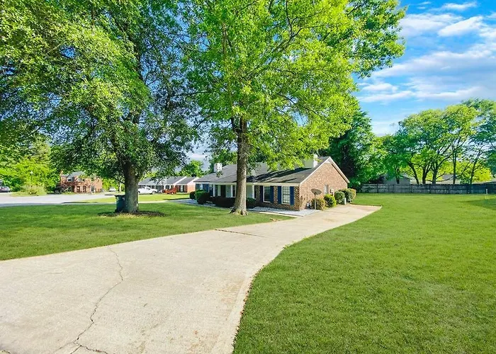 New! Luxe Cottage With Big Backyard 10 Mi To Augusta