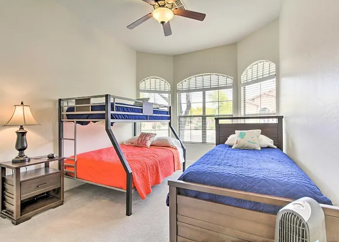 Private Pool & Hot Tub: Family Home In Phoenix!