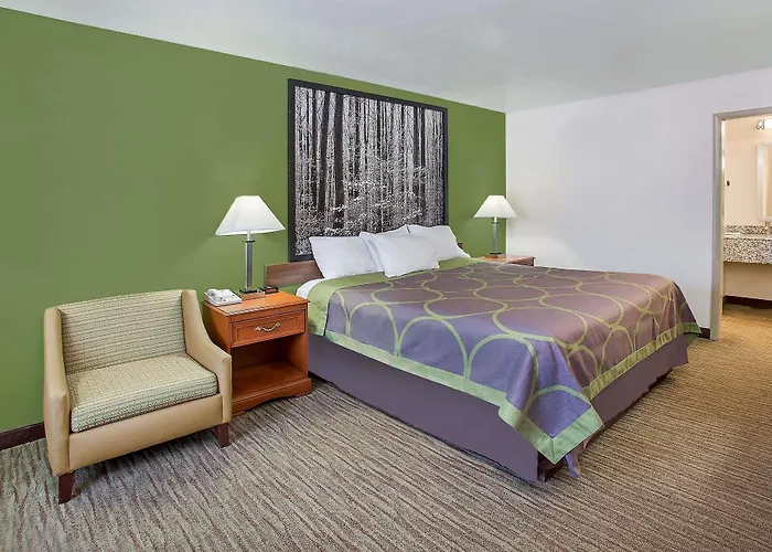 Super 8 By Wyndham Cave City