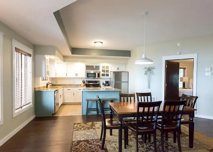 Bay Colony Unit 763- Lower