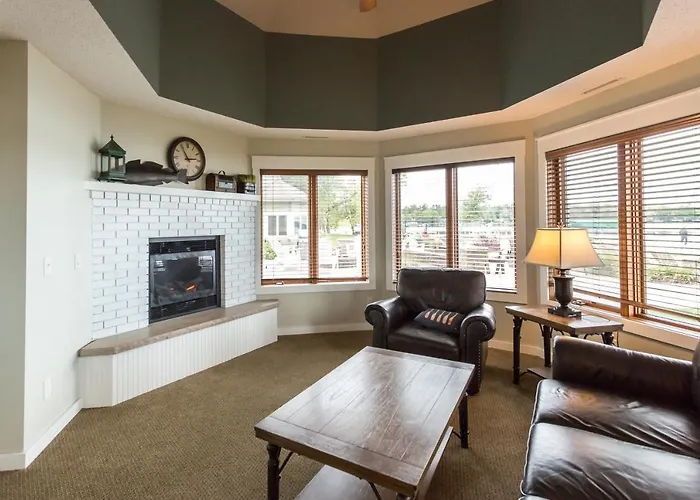 Bay Colony Unit 763- Lower