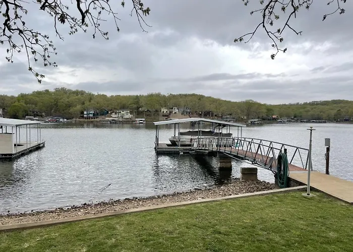 Loft , Boat Dock, 2 Bedrooms , Pet Friendly