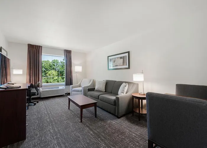 Cobblestone Hotel & Suites - Urbana