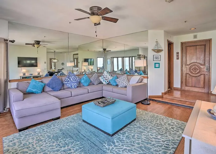 Quiet Avalon Getaway Villa W/ Ocean View & Balcony