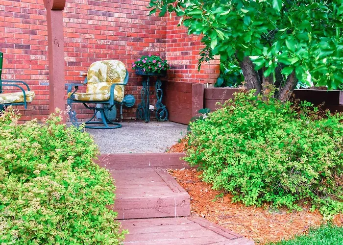 Charming Home W/ Yard ~ 12 Mi To Fort Collins