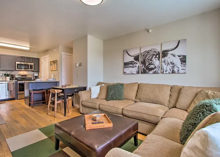 Cozy Montana Condo W/ Walk To Big Sky Resort!