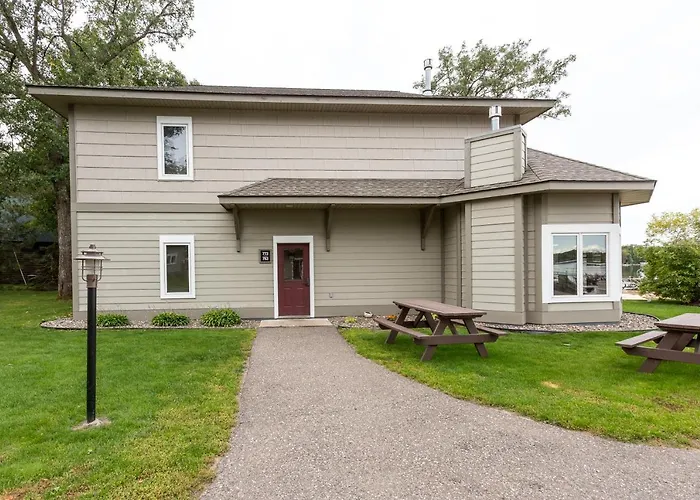 Bay Colony Unit 763- Lower