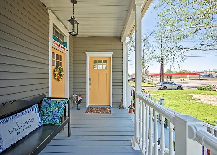 Renovated 'Carnegie Cottage' - Walk To Dtwn!