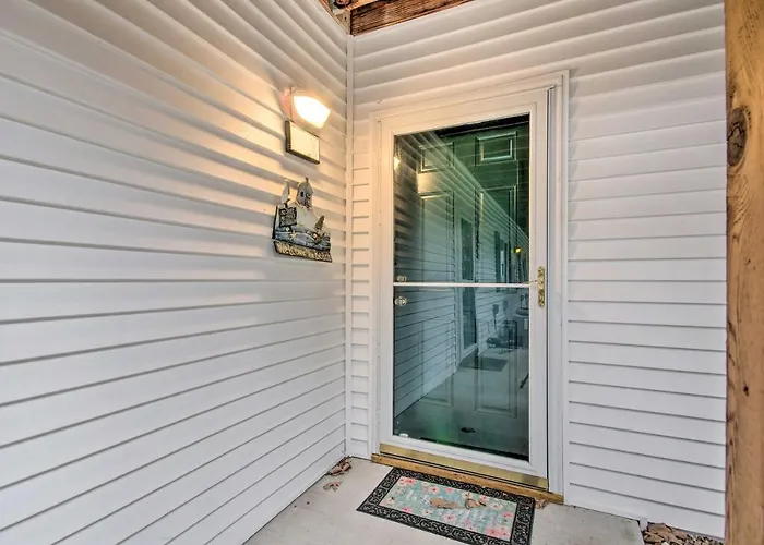 Lake-View Patio, Pool Table! Camdenton Family Unit