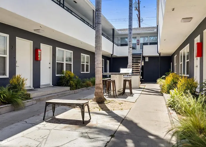 Spacious Coastal Apartment In A Colorful Community - Nrp22-00590