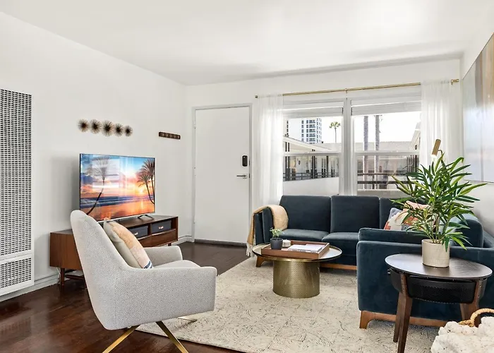 Spacious Coastal Apartment In A Colorful Community - Nrp22-00590