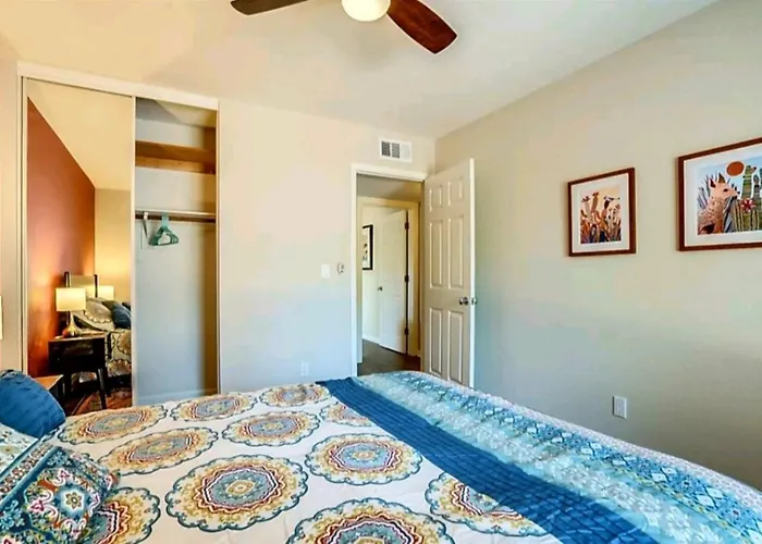 Tranquil Oasis Near Old Town, Hot Tub, Mountain Views