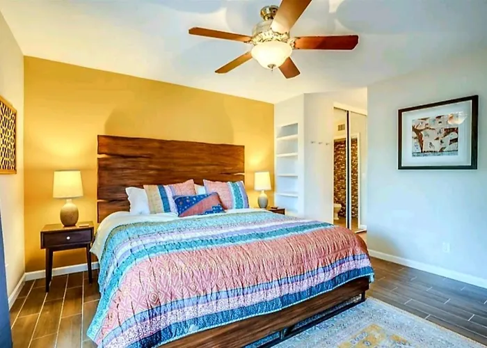 Tranquil Oasis Near Old Town, Hot Tub, Mountain Views