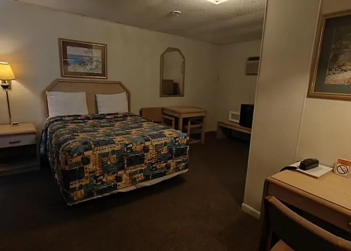 Twin Pine Motel