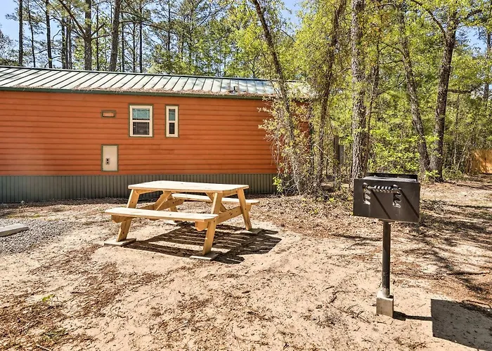 Family-Friendly Cabin ~ 5 Mi To Dtwn New Bern