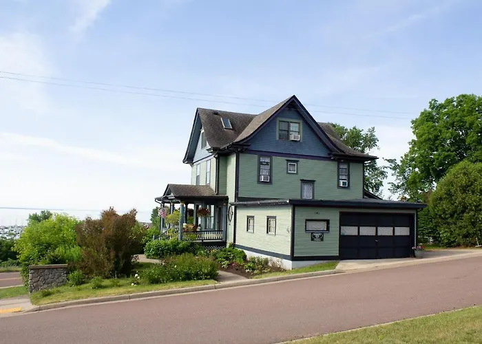 Harbor Hill House