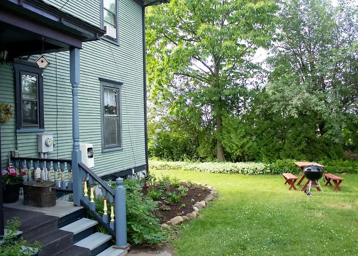 Harbor Hill House