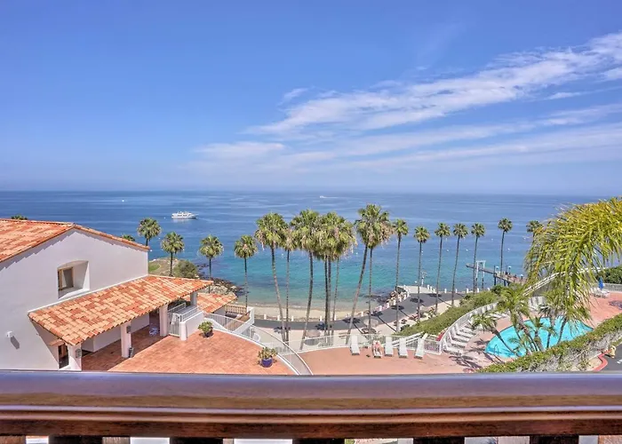 Quiet Avalon Getaway Villa W/ Ocean View & Balcony