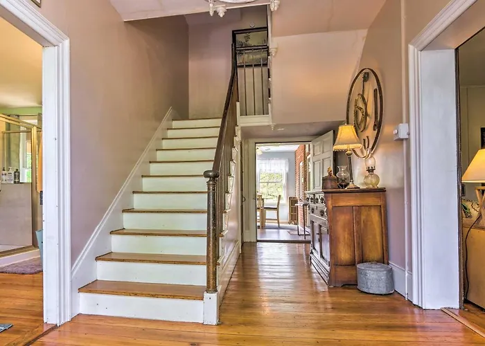 Historic 'Hammond House' W/ Wine Country View!