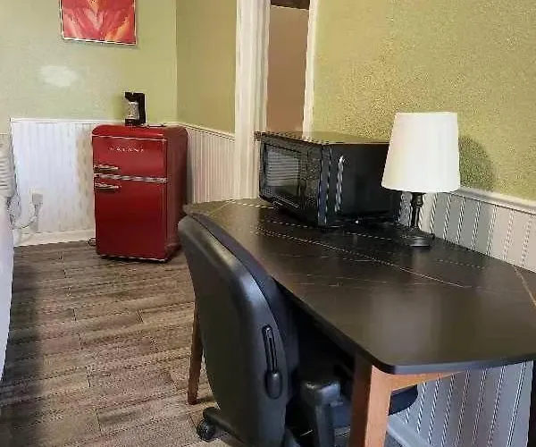 Europa Inn & Suites