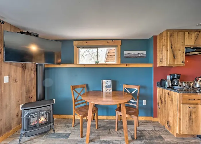 Slopeside Burke Mountain Condo W/ Fireplace!