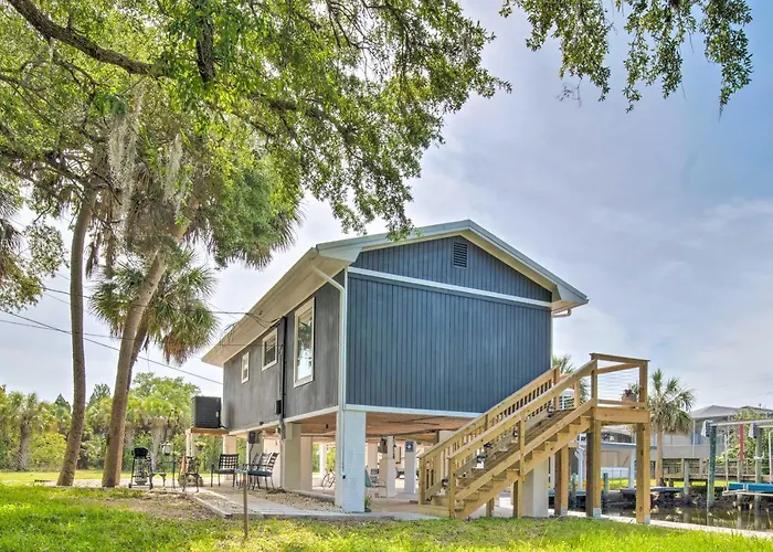 Remodeled Retreat On Homosassa River Canal!