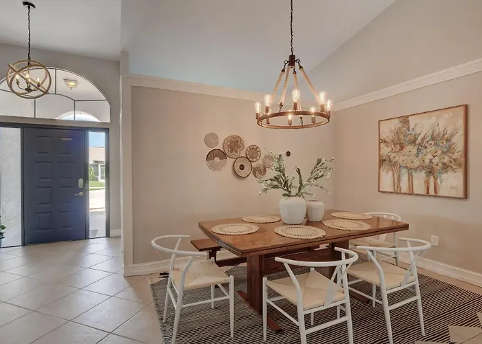 Piccadilly Beach House - Beautiful Updated Home, Private Pool, Tennis, Pickleball Minutes From Downtown 5Th Ave & Beaches!!!